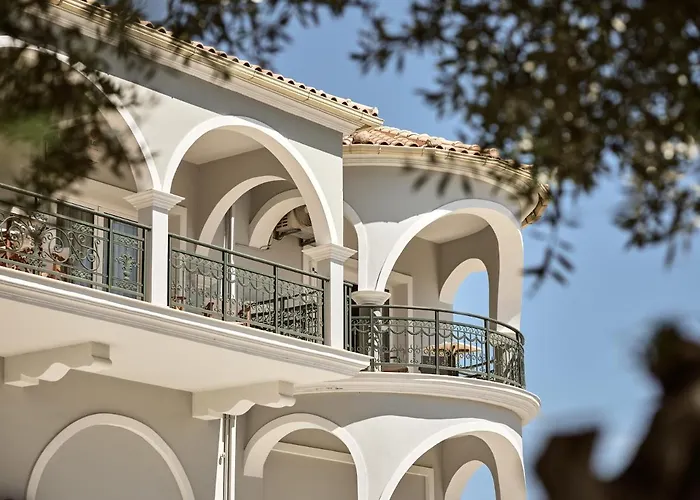 Iama Villa